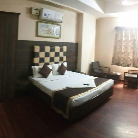 Hotel The Majestic Hyderabad Exteriör bild